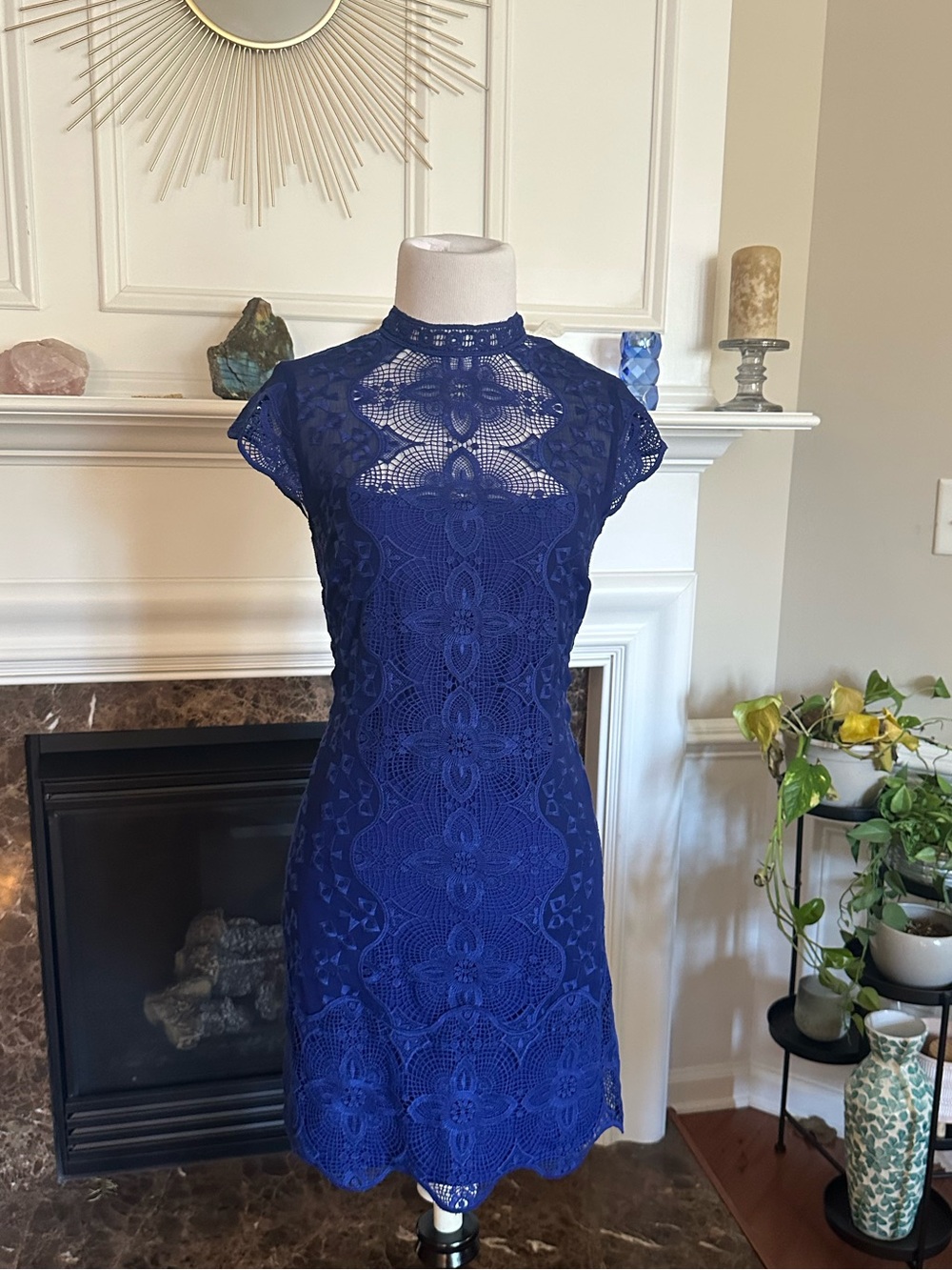 SAYLOR Colbalt Lace Embroidered Mini Dress in Royal Blue Sz S